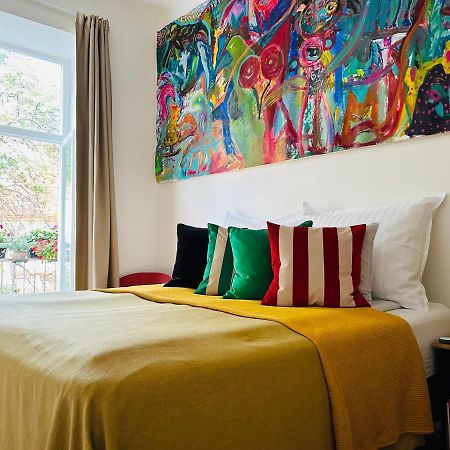 Green Balcony & King Size Bed プラハ エクステリア 写真
