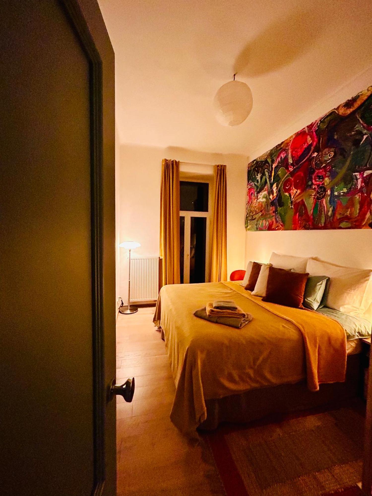 Green Balcony & King Size Bed プラハ エクステリア 写真