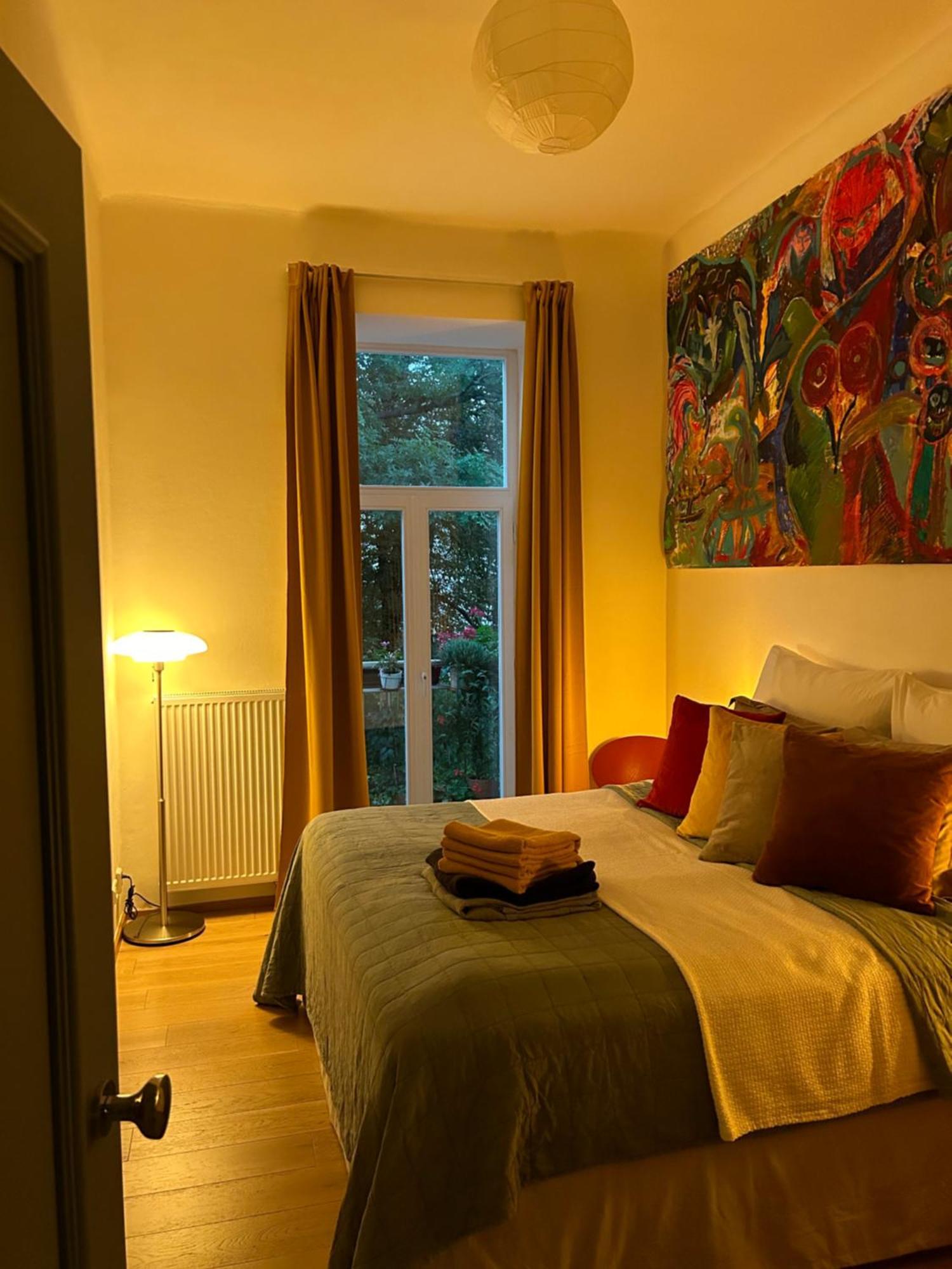 Green Balcony & King Size Bed プラハ エクステリア 写真