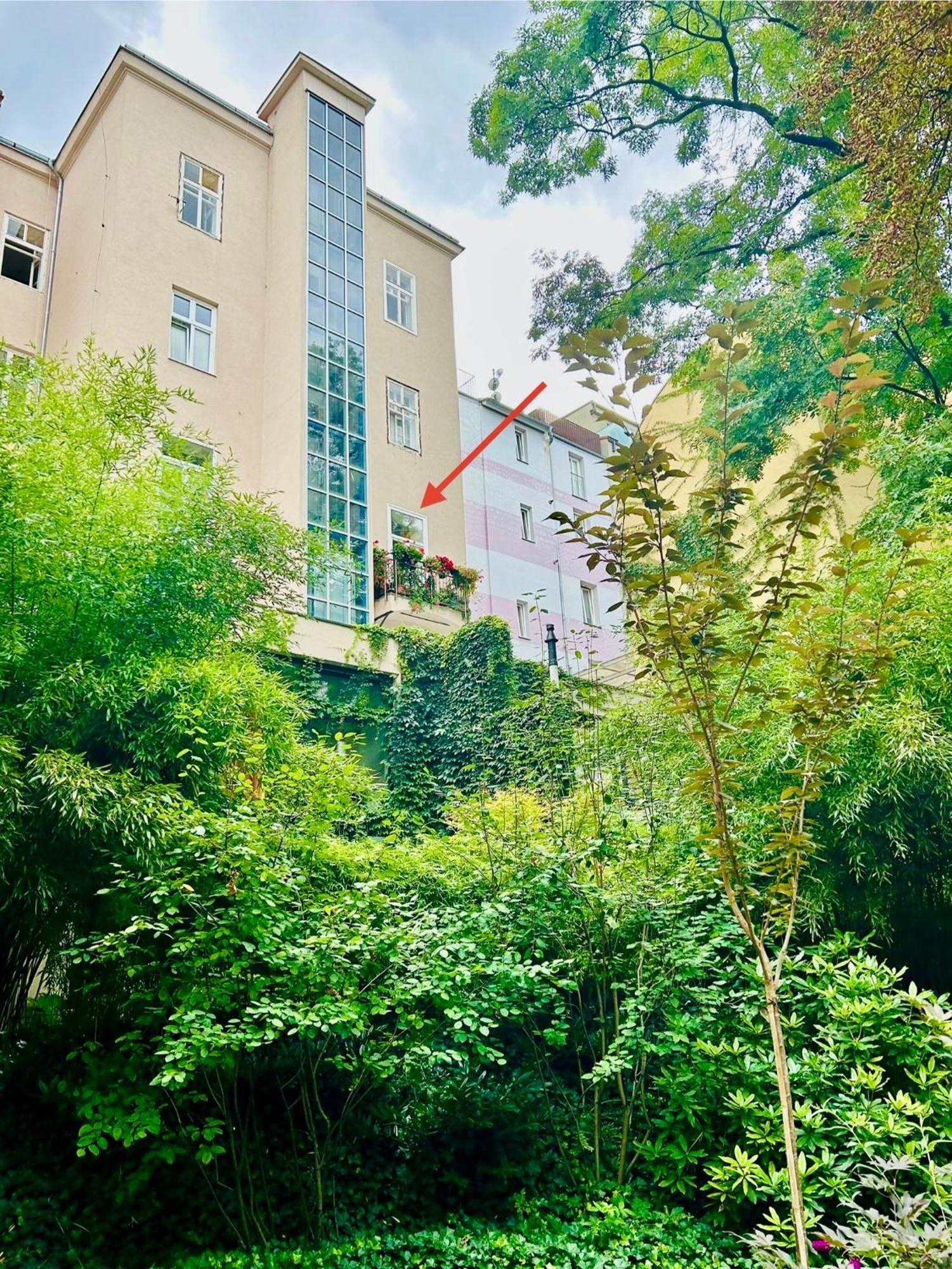 Green Balcony & King Size Bed プラハ エクステリア 写真